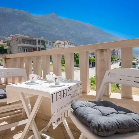 Apartamento Amazing Emir With Balcony Makarska